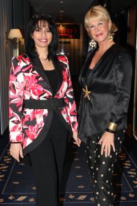 15-03-2009 SHOWBIZZ; SHEILA DE VRIES GEEFT IEDEREEN HET ULTIEME ZOMERGEVOEL MEE. In het Amsterdam Hilton hotel was het weer een middagje zomer met als zonnetje de mode van Sheila de Vries.
foto: Albert den Iseger.