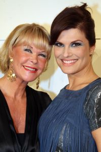 15-03-2009 SHOWBIZZ; SHEILA DE VRIES GEEFT IEDEREEN HET ULTIEME ZOMERGEVOEL MEE. In het Amsterdam Hilton hotel was het weer een middagje zomer met als zonnetje de mode van Sheila de Vries.
foto: Albert den Iseger.
