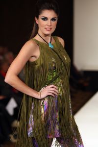 15-03-2009 SHOWBIZZ; SHEILA DE VRIES GEEFT IEDEREEN HET ULTIEME ZOMERGEVOEL MEE. In het Amsterdam Hilton hotel was het weer een middagje zomer met als zonnetje de mode van Sheila de Vries.
foto: Albert den Iseger.