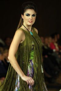 15-03-2009 SHOWBIZZ; SHEILA DE VRIES GEEFT IEDEREEN HET ULTIEME ZOMERGEVOEL MEE. In het Amsterdam Hilton hotel was het weer een middagje zomer met als zonnetje de mode van Sheila de Vries.
foto: Albert den Iseger.