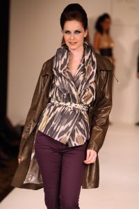 15-03-2009 SHOWBIZZ; SHEILA DE VRIES GEEFT IEDEREEN HET ULTIEME ZOMERGEVOEL MEE. In het Amsterdam Hilton hotel was het weer een middagje zomer met als zonnetje de mode van Sheila de Vries.
foto: Albert den Iseger.