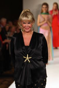 15-03-2009 SHOWBIZZ; SHEILA DE VRIES GEEFT IEDEREEN HET ULTIEME ZOMERGEVOEL MEE. In het Amsterdam Hilton hotel was het weer een middagje zomer met als zonnetje de mode van Sheila de Vries.
foto: Albert den Iseger.