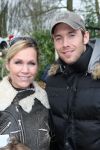 01-04-2009 SHOWBIZZ; 1000 PRIVE LEZERS HADDEN VEEL PLEZIER IN PRETPARK DE EFTELING. Afgelopen zondag organiseerde Princess een dagje uit in de Efteling. Meer dan 1000 Prive lezers waren ook uitgenodigd om een dagje te genieten van de meest spannende attracties van de Efteling. Gastheer Aad Ouborg had in totaal meer dan 19000 mensen uitgenodigd om te gaan genieten van alle plezier wat de Efteling te bieden heeft voor jong en oud. Het zonnetje scheen en het was prachtig weer om samen met talloze BNers op de foto te gaan. De wachttijden waren soms te lang bij de attracties maar je hoorde er niemand over klagen. De meeste mensen gingen naar huis met een foto van een van de BNers en dat alleen al maakte hun dag tot een onvergetelijke.
foto: Albert den Iseger.