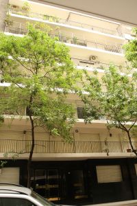 03-03-2009 NIEUWS: OUDERS VAN MAXIMA ZORREQUIETA WONEN IN BUENES AIRES. Al vele jaren is bekend dat de ouders van Maxima wonen in Buenes Aires en wel boven een super markt. Nou dat is dus niet waar hun flat is naast een super markt gelegen .Hun wonen is een super deluxe flat naast de supermarkt. 
foto: Albert den Iseger.