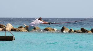 04-03-2010 SHOWBIZZ; FRANS BAUER SLOEG ZEEMEERMIN AAN DE HAAK IN CURACAO. tijdens de opname voorhet programma Banana split sloeg Frans aan het vissen in het azuur blauwe water. Na een half uurtje was het raak, Frans had beet, en hoe. U ziet het allemaal in een nieuwe serie van Bananasplit.
foto: Albert den Iseger.