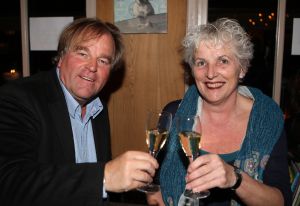 31-03-2010 SHOWBIZZ; FEESTJE IN RESTAURANT FABELS IN BERGEN WAS THUISKOMEN VOOR VELE BEKENDEN. Vele bekenden uit de schrijvers en artiesten wereld troffen elkaar bij een feestje voor het goede doel in Restaurant Fabels in het Noord Hollandse Bergen. Topper Gerard Joling vierde een thuisfeestje want Fabels is voor hem a place to be. 
foto: Albert den Iseger.