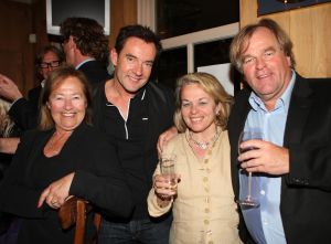 

31-03-2010 SHOWBIZZ; FEESTJE IN RESTAURANT FABELS IN BERGEN WAS THUISKOMEN VOOR VELE BEKENDEN. Vele bekenden uit de schrijvers en artiesten wereld troffen elkaar bij een feestje voor het goede doel in Restaurant Fabels in het Noord Hollandse Bergen. Topper Gerard Joling vierde een thuisfeestje want Fabels is voor hem a place to be. 
foto: Albert den Iseger.