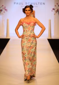01-03-2010 SHOWBIZZ; HAUTE COUTURE SHOW VOORJAAR 2010 \