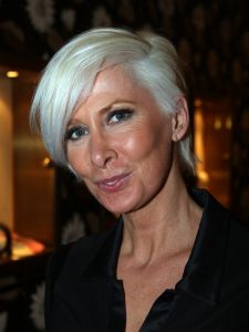 06-03-2010 SHOWBIZZ; MART VISSER MET VOORJAARSMODE 2010 IN HET CHIQUE HILTON AMSTERDAM.
foto: Albert den Iseger