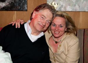 31-03-2010 SHOWBIZZ; FEESTJE IN RESTAURANT FABELS IN BERGEN WAS THUISKOMEN VOOR VELE BEKENDEN. Vele bekenden uit de schrijvers en artiesten wereld troffen elkaar bij een feestje voor het goede doel in Restaurant Fabels in het Noord Hollandse Bergen. Topper Gerard Joling vierde een thuisfeestje want Fabels is voor hem a place to be. 
foto: Albert den Iseger.