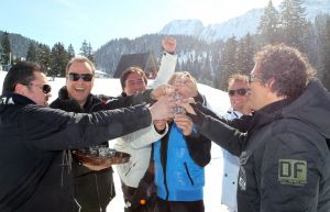 01-04-2011 SHOWBIZZ; STERREN VIEREN WINTERSPORTVAKANTIE IN LERMOOS TE OOSTENRIJK. Frans Bauer_ Sieneke_De Gebroeders Ko_Gerard Joling_Frans Duijts_Rene Schuurmans_Grad Damen_Jannes_Alex en Marianne Weber hadden meer dan plezier in het prachtige Lermoos. De Tros nam daar het programma TROS muziekfeest in de sneeuw op. Wat vrijdag  1 April word uitgezonden.
foto: Albert den Iseger.