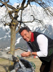 01-04-2011 SHOWBIZZ; STERREN VIEREN WINTERSPORTVAKANTIE IN LERMOOS TE OOSTENRIJK. Frans Bauer_ Sieneke_De Gebroeders Ko_Gerard Joling_Frans Duijts_Rene Schuurmans_Grad Damen_Jannes_Alex en Marianne Weber hadden meer dan plezier in het prachtige Lermoos. De Tros nam daar het programma TROS muziekfeest in de sneeuw op. Wat vrijdag  1 April word uitgezonden.
foto: Albert den Iseger.