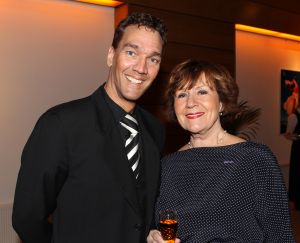 01-03-2011 SHOWBIZZ; JACQUES D ANCONA EN PARTNER HANS LANGHOUT HAALDEN DE STERREN NAAR GRONINGEN. Voor stichting HELP DIRECT kwamen tal van bekenden naar het verre Groningen om geheel belangeloos op te treden voor dit goede doel.
foto: Albert den Iseger.