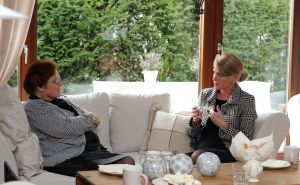 02-03-2011 SHOWBIZZ; HEIDY LOEFF-KRAUSCH HAALT UIT NAAR BOER RICHARD. Een verhaal van Hoe boer zoekt vrouw voor haar een zeer slechte soap werd. Yvonne Hoebe was op visite bij Heidy in Frankfurt en luisterde naar een zeer intelligente dame met de naam Heidy.
foto: Albert den Iseger
