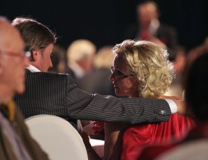 09-03-2011 SHOWBIZZ; MARISKA VAN KOLCK VERWERKT SCHEIDING MET PLEZIER. Misschien een nieuwe relatie voor Mariska van Kolck. Edgar Peer is nu haar steun en toeverlaat. Deze week onthullende foto s van het paar op een feestje in Groningen waar het paar niet van elkaar af kon blijven in weekblad Prive. Barbara Plugge ook ooggetuige van het prille geluk schreef een warm verhaal over Edgar en Mariska.
foto: Albert den Iseger