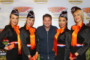 03-03-2011 SHOWBIZZ; DUTCH VALLEY HET NIEUWE MUZIEKFESTIVAL IN DE OPEN LUCHT.
Zaterdag 13 Augustus begint het nieuwste muziekfestival van Nederland met het beste van Nederlandse bodem. Vanaf 13.00 uur treden de beste artiesten van Nederland op in Velsen Valley Spaarnwoude.De perspresentatie vondt plaats in de lucht.
foto: Albert den Iseger