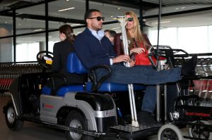 20-03-2013 SPORT; BADR HARI VOOR HET EERST WEER IN DE RING BIJ K-1 GEVECHT IN ZAGREB. Na een korte periode van veel trainen stond Badr Hari weer in de ring in de ARENA van Zagreb. Estelle-Maxime en Joelle waren mee om Badr toe te juichen. Helaas liep Badr in de eerste ronde een heftige  blessure op zodat hij niet verder kon naar de eventuele finale plaats.
foto: Albert den Iseger.