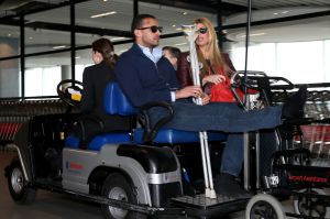 20-03-2013 SPORT; BADR HARI VOOR HET EERST WEER IN DE RING BIJ K-1 GEVECHT IN ZAGREB. Na een korte periode van veel trainen stond Badr Hari weer in de ring in de ARENA van Zagreb. Estelle-Maxime en Joelle waren mee om Badr toe te juichen. Helaas liep Badr in de eerste ronde een heftige  blessure op zodat hij niet verder kon naar de eventuele finale plaats.
foto: Albert den Iseger.