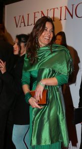 19-03-2013 SHOWBIZZ; NAJIB AMHALI IS VALENTINO IN NIEUWE NEDERLANDSE FAMILIE FILM. 
Valentino 39 jaar is een succesvolle Italiaanse Maserati-verkoper en heeft een relatie met Monique, de dochter van zijn baas. Hij staat op het punt promotie te maken en met zijn grote liefde te trouwen. Maar Valentino heeft een probleem; hij is namelijk geen Italiaan. Als zijn vader een hartaanval krijgt, doet hij een emotioneel beroep op zijn zoon. Valentino stemt in, maar al snel dreigt zijn promotie tot directeur hierdoor volledig in het water te vallen. En erger nog; door alle smoezen begint Monique te twijfelen aan zijn liefde. Om de vrouw van zijn dromen te behouden, zal Valentino zijn Italiaanse masker af moeten zetten. Wij waren bij de premiere in  PaltheTuschinski te Amsterdam en zagen een aantal BN ers de rode loper betreden.
Foto: Albert den Iseger.
