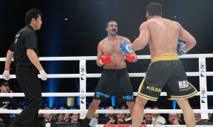 20-03-2013 SPORT; BADR HARI VOOR HET EERST WEER IN DE RING BIJ K-1 GEVECHT IN ZAGREB. Na een korte periode van veel trainen stond Badr Hari weer in de ring in de ARENA van Zagreb. Estelle-Maxime en Joelle waren mee om Badr toe te juichen. Helaas liep Badr in de eerste ronde een heftige  blessure op zodat hij niet verder kon naar de eventuele finale plaats.
foto: Albert den Iseger.