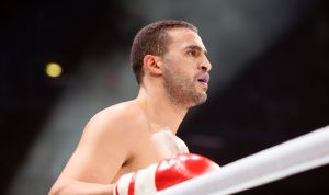 20-03-2013 SPORT; BADR HARI VOOR HET EERST WEER IN DE RING BIJ K-1 GEVECHT IN ZAGREB. Na een korte periode van veel trainen stond Badr Hari weer in de ring in de ARENA van Zagreb. Estelle-Maxime en Joelle waren mee om Badr toe te juichen. Helaas liep Badr in de eerste ronde een heftige  blessure op zodat hij niet verder kon naar de eventuele finale plaats.
foto: Albert den Iseger.
