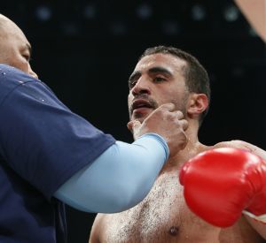 20-03-2013 SPORT; BADR HARI VOOR HET EERST WEER IN DE RING BIJ K-1 GEVECHT IN ZAGREB. Na een korte periode van veel trainen stond Badr Hari weer in de ring in de ARENA van Zagreb. Estelle-Maxime en Joelle waren mee om Badr toe te juichen. Helaas liep Badr in de eerste ronde een heftige  blessure op zodat hij niet verder kon naar de eventuele finale plaats.
foto: Albert den Iseger.