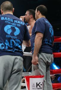 20-03-2013 SPORT; BADR HARI VOOR HET EERST WEER IN DE RING BIJ K-1 GEVECHT IN ZAGREB. Na een korte periode van veel trainen stond Badr Hari weer in de ring in de ARENA van Zagreb. Estelle-Maxime en Joelle waren mee om Badr toe te juichen. Helaas liep Badr in de eerste ronde een heftige  blessure op zodat hij niet verder kon naar de eventuele finale plaats.
foto: Albert den Iseger.
