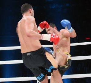 20-03-2013 SPORT; BADR HARI VOOR HET EERST WEER IN DE RING BIJ K-1 GEVECHT IN ZAGREB. Na een korte periode van veel trainen stond Badr Hari weer in de ring in de ARENA van Zagreb. Estelle-Maxime en Joelle waren mee om Badr toe te juichen. Helaas liep Badr in de eerste ronde een heftige  blessure op zodat hij niet verder kon naar de eventuele finale plaats.
foto: Albert den Iseger.