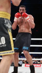 20-03-2013 SPORT; BADR HARI VOOR HET EERST WEER IN DE RING BIJ K-1 GEVECHT IN ZAGREB. Na een korte periode van veel trainen stond Badr Hari weer in de ring in de ARENA van Zagreb. Estelle-Maxime en Joelle waren mee om Badr toe te juichen. Helaas liep Badr in de eerste ronde een heftige  blessure op zodat hij niet verder kon naar de eventuele finale plaats.
foto: Albert den Iseger.