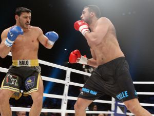 20-03-2013 SPORT; BADR HARI VOOR HET EERST WEER IN DE RING BIJ K-1 GEVECHT IN ZAGREB. Na een korte periode van veel trainen stond Badr Hari weer in de ring in de ARENA van Zagreb. Estelle-Maxime en Joelle waren mee om Badr toe te juichen. Helaas liep Badr in de eerste ronde een heftige  blessure op zodat hij niet verder kon naar de eventuele finale plaats.
foto: Albert den Iseger.