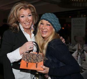 20-03-2013 SHOWBIZZ; OP DE JAARLIJKSE NANNIC PARTY WON ANTJE MONTERO DE AWARD. 
Tijdens de jaarlijkse Nannic Lunch wordt altijd een prijs uitgereikt voor aan een bekende vrouw die verantwoordelijkheid neemt voor haar eigen leven en voor haar omgeving. En dit jaar was dat Antje Monteiro.
foto: Albert den Iseger.