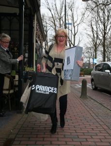 20-03-2013 SHOWBIZZ; OP DE JAARLIJKSE NANNIC PARTY WON ANTJE MONTERO DE AWARD. 
Tijdens de jaarlijkse Nannic Lunch wordt altijd een prijs uitgereikt voor aan een bekende vrouw die verantwoordelijkheid neemt voor haar eigen leven en voor haar omgeving. En dit jaar was dat Antje Monteiro.
foto: Albert den Iseger.
