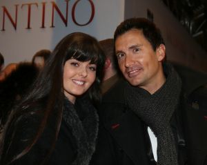 19-03-2013 SHOWBIZZ; NAJIB AMHALI IS VALENTINO IN NIEUWE NEDERLANDSE FAMILIE FILM. 
Valentino 39 jaar is een succesvolle Italiaanse Maserati-verkoper en heeft een relatie met Monique, de dochter van zijn baas. Hij staat op het punt promotie te maken en met zijn grote liefde te trouwen. Maar Valentino heeft een probleem; hij is namelijk geen Italiaan. Als zijn vader een hartaanval krijgt, doet hij een emotioneel beroep op zijn zoon. Valentino stemt in, maar al snel dreigt zijn promotie tot directeur hierdoor volledig in het water te vallen. En erger nog; door alle smoezen begint Monique te twijfelen aan zijn liefde. Om de vrouw van zijn dromen te behouden, zal Valentino zijn Italiaanse masker af moeten zetten. Wij waren bij de premiere in  PaltheTuschinski te Amsterdam en zagen een aantal BN ers de rode loper betreden.
Foto: Albert den Iseger.