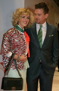 19-03-2013 SHOWBIZZ; NAJIB AMHALI IS VALENTINO IN NIEUWE NEDERLANDSE FAMILIE FILM. 
Valentino 39 jaar is een succesvolle Italiaanse Maserati-verkoper en heeft een relatie met Monique, de dochter van zijn baas. Hij staat op het punt promotie te maken en met zijn grote liefde te trouwen. Maar Valentino heeft een probleem; hij is namelijk geen Italiaan. Als zijn vader een hartaanval krijgt, doet hij een emotioneel beroep op zijn zoon. Valentino stemt in, maar al snel dreigt zijn promotie tot directeur hierdoor volledig in het water te vallen. En erger nog; door alle smoezen begint Monique te twijfelen aan zijn liefde. Om de vrouw van zijn dromen te behouden, zal Valentino zijn Italiaanse masker af moeten zetten. Wij waren bij de premiere in  PaltheTuschinski te Amsterdam en zagen een aantal BN ers de rode loper betreden.
Foto: Albert den Iseger.