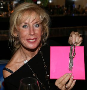 20-03-2013 SHOWBIZZ; OP DE JAARLIJKSE NANNIC PARTY WON ANTJE MONTERO DE AWARD. 
Tijdens de jaarlijkse Nannic Lunch wordt altijd een prijs uitgereikt voor aan een bekende vrouw die verantwoordelijkheid neemt voor haar eigen leven en voor haar omgeving. En dit jaar was dat Antje Monteiro.
foto: Albert den Iseger.