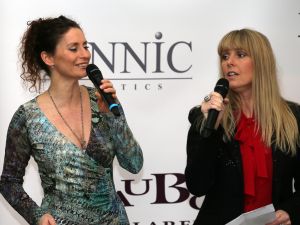 20-03-2013 SHOWBIZZ; OP DE JAARLIJKSE NANNIC PARTY WON ANTJE MONTERO DE AWARD. 
Tijdens de jaarlijkse Nannic Lunch wordt altijd een prijs uitgereikt voor aan een bekende vrouw die verantwoordelijkheid neemt voor haar eigen leven en voor haar omgeving. En dit jaar was dat Antje Monteiro.
foto: Albert den Iseger.