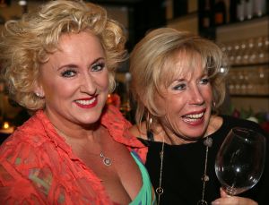 20-03-2013 SHOWBIZZ; OP DE JAARLIJKSE NANNIC PARTY WON ANTJE MONTERO DE AWARD. 
Tijdens de jaarlijkse Nannic Lunch wordt altijd een prijs uitgereikt voor aan een bekende vrouw die verantwoordelijkheid neemt voor haar eigen leven en voor haar omgeving. En dit jaar was dat Antje Monteiro.
foto: Albert den Iseger.