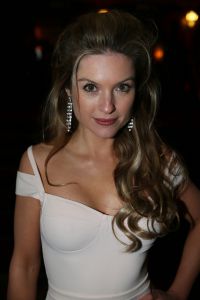 19-03-2013 SHOWBIZZ; NAJIB AMHALI IS VALENTINO IN NIEUWE NEDERLANDSE FAMILIE FILM. 
Valentino 39 jaar is een succesvolle Italiaanse Maserati-verkoper en heeft een relatie met Monique, de dochter van zijn baas. Hij staat op het punt promotie te maken en met zijn grote liefde te trouwen. Maar Valentino heeft een probleem; hij is namelijk geen Italiaan. Als zijn vader een hartaanval krijgt, doet hij een emotioneel beroep op zijn zoon. Valentino stemt in, maar al snel dreigt zijn promotie tot directeur hierdoor volledig in het water te vallen. En erger nog; door alle smoezen begint Monique te twijfelen aan zijn liefde. Om de vrouw van zijn dromen te behouden, zal Valentino zijn Italiaanse masker af moeten zetten. Wij waren bij de premiere in  PaltheTuschinski te Amsterdam en zagen een aantal BN ers de rode loper betreden.
Foto: Albert den Iseger.