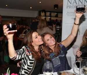 20-03-2013 SHOWBIZZ; OP DE JAARLIJKSE NANNIC PARTY WON ANTJE MONTERO DE AWARD. 
Tijdens de jaarlijkse Nannic Lunch wordt altijd een prijs uitgereikt voor aan een bekende vrouw die verantwoordelijkheid neemt voor haar eigen leven en voor haar omgeving. En dit jaar was dat Antje Monteiro.
foto: Albert den Iseger.