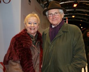 19-03-2013 SHOWBIZZ; NAJIB AMHALI IS VALENTINO IN NIEUWE NEDERLANDSE FAMILIE FILM. 
Valentino 39 jaar is een succesvolle Italiaanse Maserati-verkoper en heeft een relatie met Monique, de dochter van zijn baas. Hij staat op het punt promotie te maken en met zijn grote liefde te trouwen. Maar Valentino heeft een probleem; hij is namelijk geen Italiaan. Als zijn vader een hartaanval krijgt, doet hij een emotioneel beroep op zijn zoon. Valentino stemt in, maar al snel dreigt zijn promotie tot directeur hierdoor volledig in het water te vallen. En erger nog; door alle smoezen begint Monique te twijfelen aan zijn liefde. Om de vrouw van zijn dromen te behouden, zal Valentino zijn Italiaanse masker af moeten zetten. Wij waren bij de premiere in  PaltheTuschinski te Amsterdam en zagen een aantal BN ers de rode loper betreden.
Foto: Albert den Iseger.