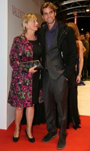 19-03-2013 SHOWBIZZ; NAJIB AMHALI IS VALENTINO IN NIEUWE NEDERLANDSE FAMILIE FILM. 
Valentino 39 jaar is een succesvolle Italiaanse Maserati-verkoper en heeft een relatie met Monique, de dochter van zijn baas. Hij staat op het punt promotie te maken en met zijn grote liefde te trouwen. Maar Valentino heeft een probleem; hij is namelijk geen Italiaan. Als zijn vader een hartaanval krijgt, doet hij een emotioneel beroep op zijn zoon. Valentino stemt in, maar al snel dreigt zijn promotie tot directeur hierdoor volledig in het water te vallen. En erger nog; door alle smoezen begint Monique te twijfelen aan zijn liefde. Om de vrouw van zijn dromen te behouden, zal Valentino zijn Italiaanse masker af moeten zetten. Wij waren bij de premiere in  PaltheTuschinski te Amsterdam en zagen een aantal BN ers de rode loper betreden.
Foto: Albert den Iseger.