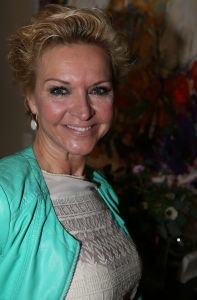20-03-2013 SHOWBIZZ; OP DE JAARLIJKSE NANNIC PARTY WON ANTJE MONTERO DE AWARD. 
Tijdens de jaarlijkse Nannic Lunch wordt altijd een prijs uitgereikt voor aan een bekende vrouw die verantwoordelijkheid neemt voor haar eigen leven en voor haar omgeving. En dit jaar was dat Antje Monteiro.
foto: Albert den Iseger.
