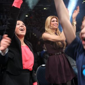 20-03-2013 SPORT; BADR HARI VOOR HET EERST WEER IN DE RING BIJ K-1 GEVECHT IN ZAGREB. Na een korte periode van veel trainen stond Badr Hari weer in de ring in de ARENA van Zagreb. Estelle-Maxime en Joelle waren mee om Badr toe te juichen. Helaas liep Badr in de eerste ronde een heftige  blessure op zodat hij niet verder kon naar de eventuele finale plaats.
foto: Albert den Iseger.