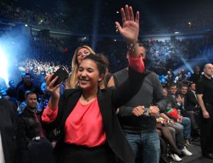 20-03-2013 SPORT; BADR HARI VOOR HET EERST WEER IN DE RING BIJ K-1 GEVECHT IN ZAGREB. Na een korte periode van veel trainen stond Badr Hari weer in de ring in de ARENA van Zagreb. Estelle-Maxime en Joelle waren mee om Badr toe te juichen. Helaas liep Badr in de eerste ronde een heftige  blessure op zodat hij niet verder kon naar de eventuele finale plaats.
foto: Albert den Iseger.