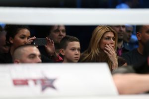 20-03-2013 SPORT; BADR HARI VOOR HET EERST WEER IN DE RING BIJ K-1 GEVECHT IN ZAGREB. Na een korte periode van veel trainen stond Badr Hari weer in de ring in de ARENA van Zagreb. Estelle-Maxime en Joelle waren mee om Badr toe te juichen. Helaas liep Badr in de eerste ronde een heftige  blessure op zodat hij niet verder kon naar de eventuele finale plaats.
foto: Albert den Iseger.