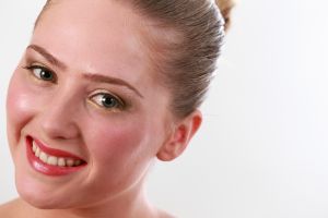 03-03-2013 ONDERWIJS; HAARLEMSE AKADEMIE HEEFT WEER 1 STE FOTOSHOOT VAN BEGINNENDE VISAGISTEN EN HUN MODELLEN. Het was weer heel gezellig druk in de studio van de HAARLEMSE AKADEMIE, de cursisten hadden hun eerste foto shoot met als opdracht BRUIDS  make up en een GALA make up. 
foto: Albert den Iseger.