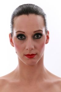 03-03-2013 ONDERWIJS; HAARLEMSE AKADEMIE HEEFT WEER 1 STE FOTOSHOOT VAN BEGINNENDE VISAGISTEN EN HUN MODELLEN. Het was weer heel gezellig druk in de studio van de HAARLEMSE AKADEMIE, de cursisten hadden hun eerste foto shoot met als opdracht BRUIDS  make up en een GALA make up. 
foto: Albert den Iseger.
