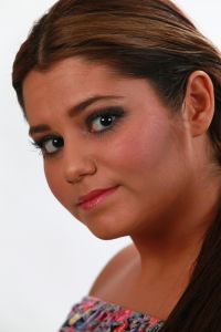 03-03-2013 ONDERWIJS; HAARLEMSE AKADEMIE HEEFT WEER 1 STE FOTOSHOOT VAN BEGINNENDE VISAGISTEN EN HUN MODELLEN. Het was weer heel gezellig druk in de studio van de HAARLEMSE AKADEMIE, de cursisten hadden hun eerste foto shoot met als opdracht BRUIDS  make up en een GALA make up. 
foto: Albert den Iseger.