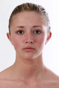 03-03-2013 ONDERWIJS; HAARLEMSE AKADEMIE HEEFT WEER 1 STE FOTOSHOOT VAN BEGINNENDE VISAGISTEN EN HUN MODELLEN. Het was weer heel gezellig druk in de studio van de HAARLEMSE AKADEMIE, de cursisten hadden hun eerste foto shoot met als opdracht BRUIDS make up en een GALA make up. 
foto: Albert den Iseger.