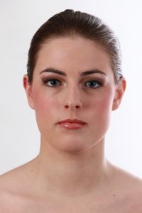 03-03-2013 ONDERWIJS; HAARLEMSE AKADEMIE HEEFT WEER 1 STE FOTOSHOOT VAN BEGINNENDE VISAGISTEN EN HUN MODELLEN. Het was weer heel gezellig druk in de studio van de HAARLEMSE AKADEMIE, de cursisten hadden hun eerste foto shoot met als opdracht BRUIDS  make up en een GALA make up. 
foto: Albert den Iseger.